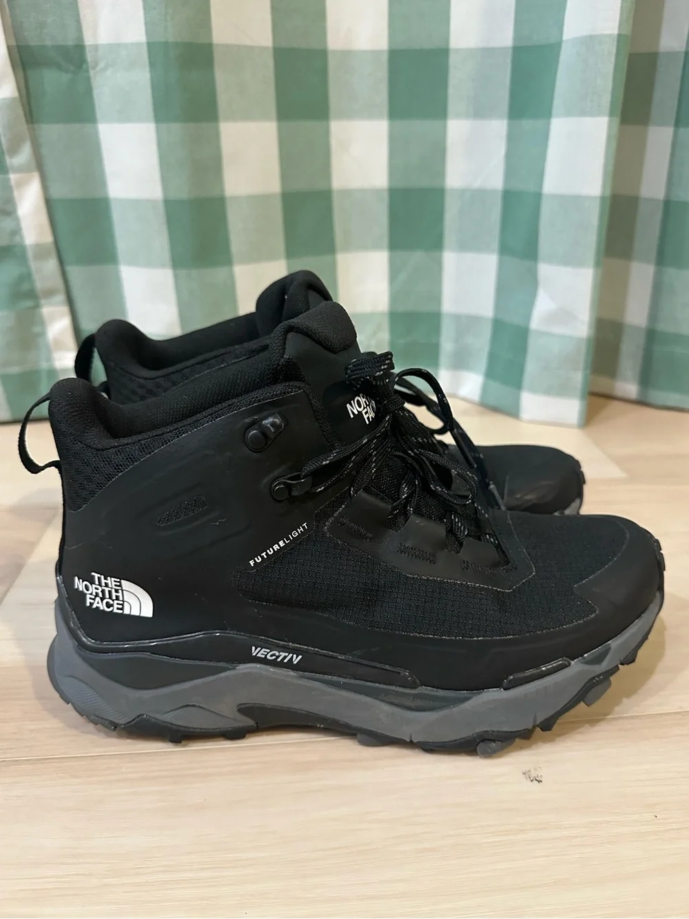The North Face Vectiv Exploris Mid Futurelight Hiking Boots - Black - Size 7